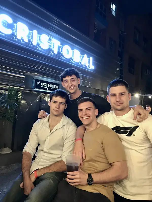 Ambiente en Cristobal Bar